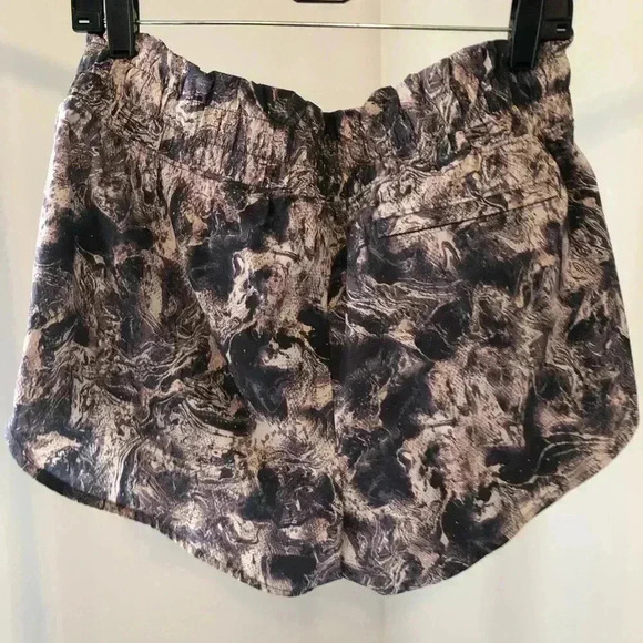 FLX Women’s Marble Swirl Athletic Shorts with Liner - Picture 3 of 8